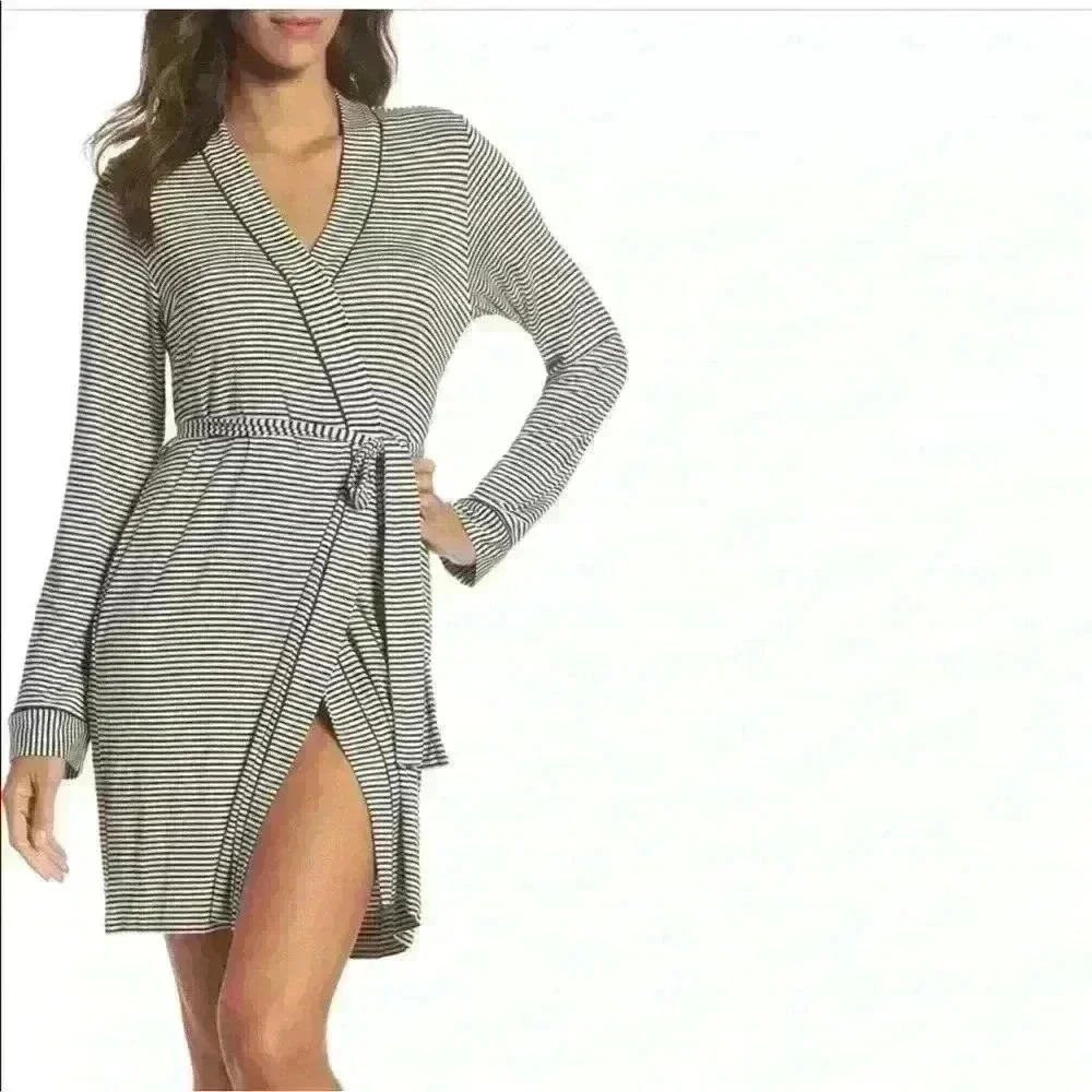 UGG‎ Aldridge stripe short robe Large black and white SOLD OUT